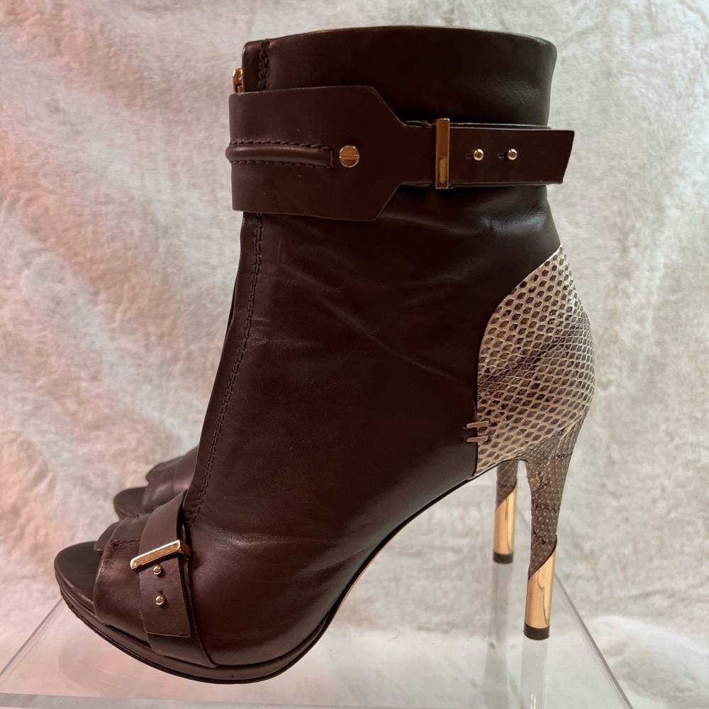 Rachel Roy beautiful khaki green open toe 4” snake skin heel and leather shoes